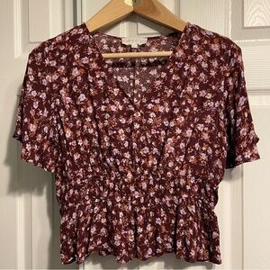 Hippie Rose Short Sleeve Floral Pattern Smocked Waist Women’s Top V-neck Size L